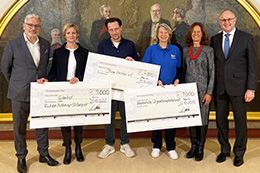 Übergabe der Spenden des Corza Medical Organspendelaufs 2022.